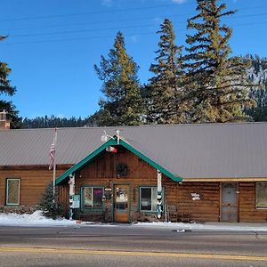 Chinook Cabins & Rv Park